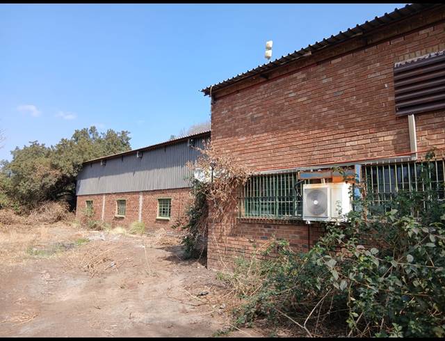 2.50HA SMALLHOLDING FOR SALE IN MARIKANA